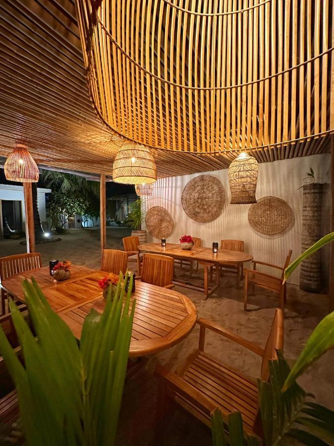 Met House Hotel Thulusdhoo Eksteriør billede
