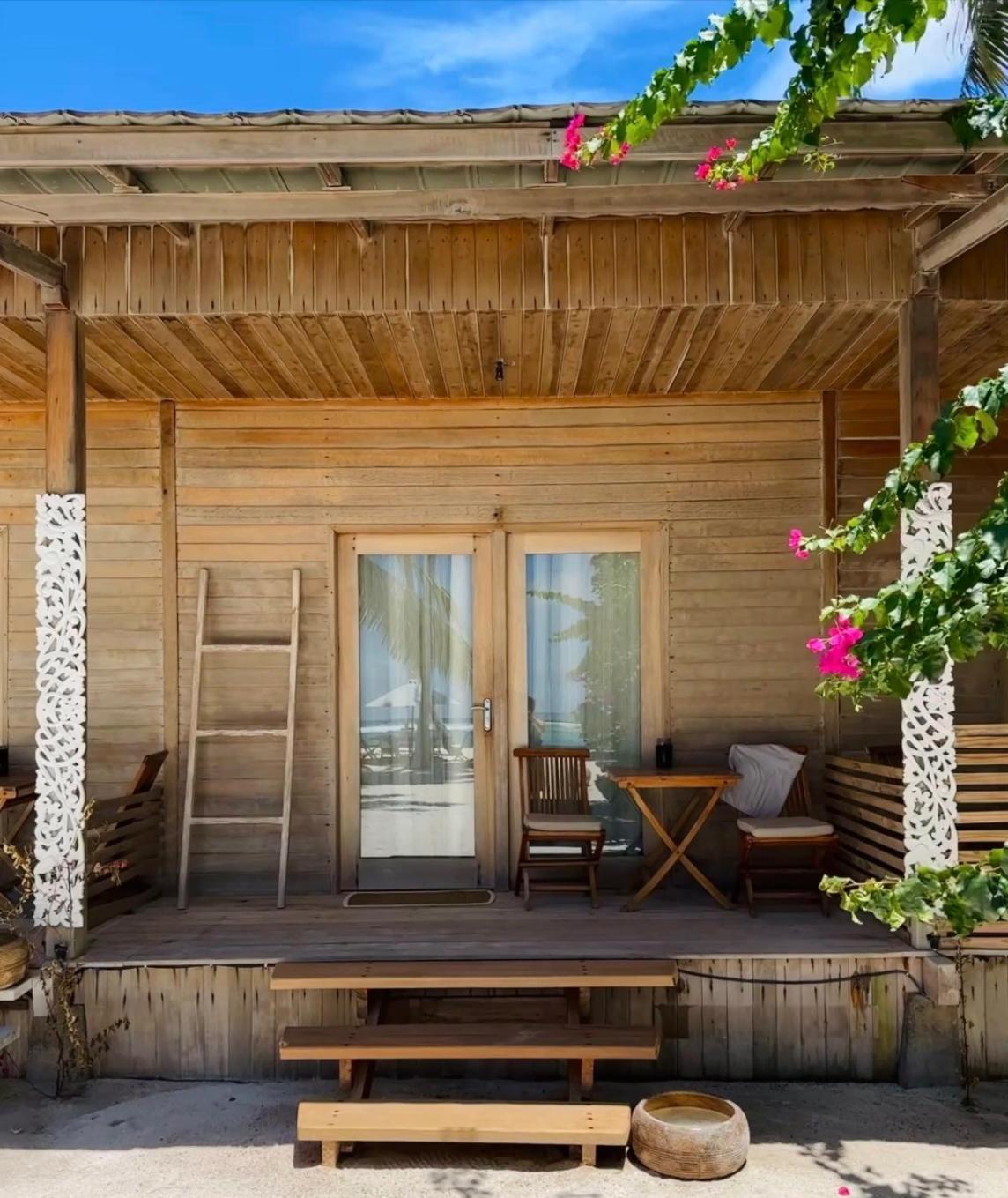 Met House Hotel Thulusdhoo Eksteriør billede