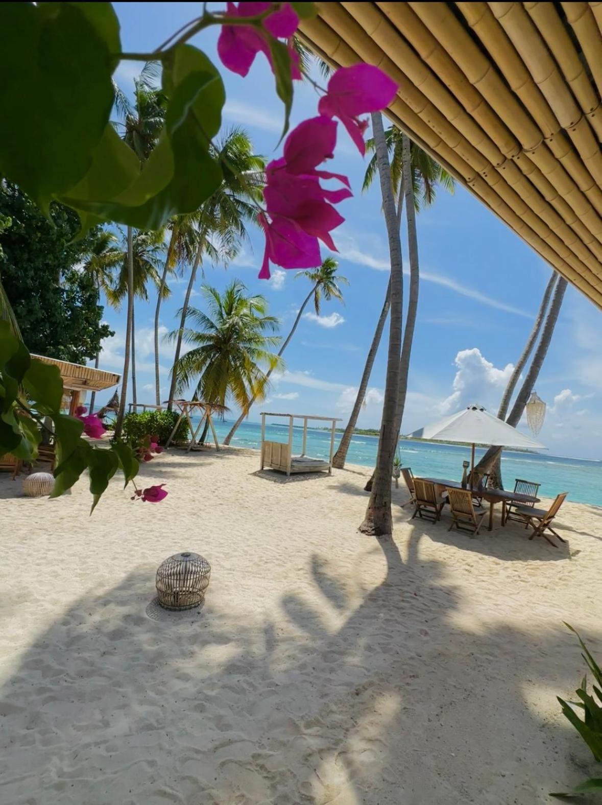 Met House Hotel Thulusdhoo Eksteriør billede
