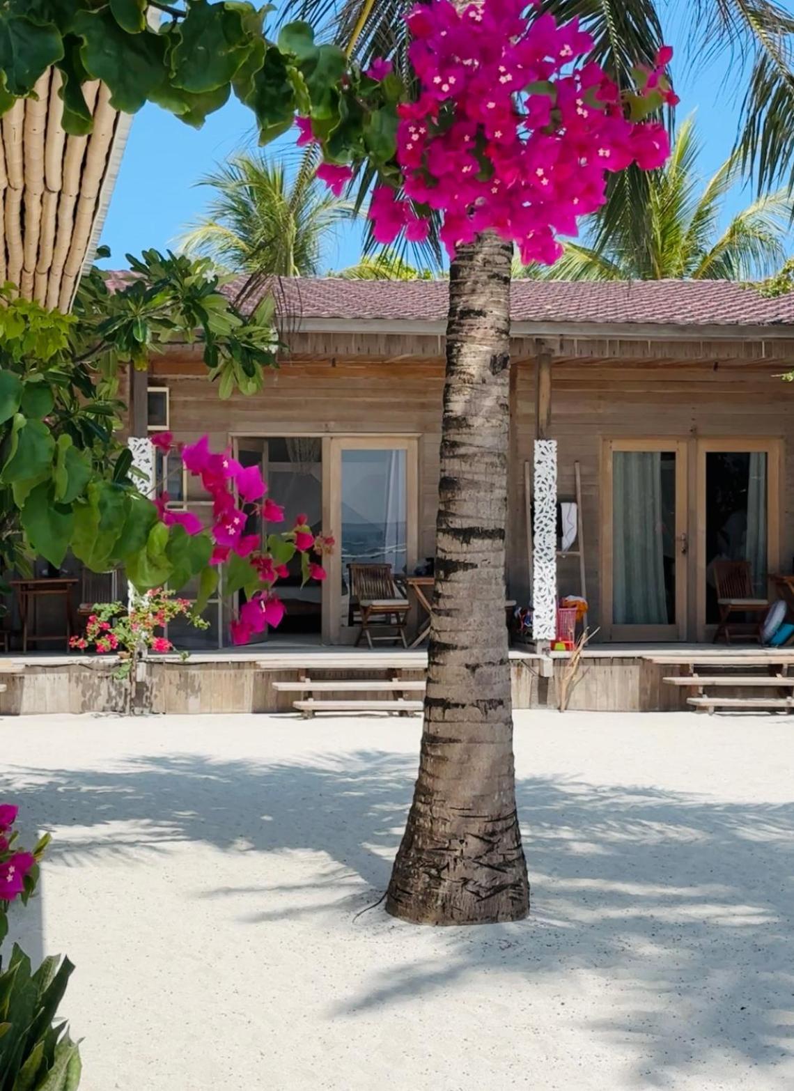 Met House Hotel Thulusdhoo Eksteriør billede