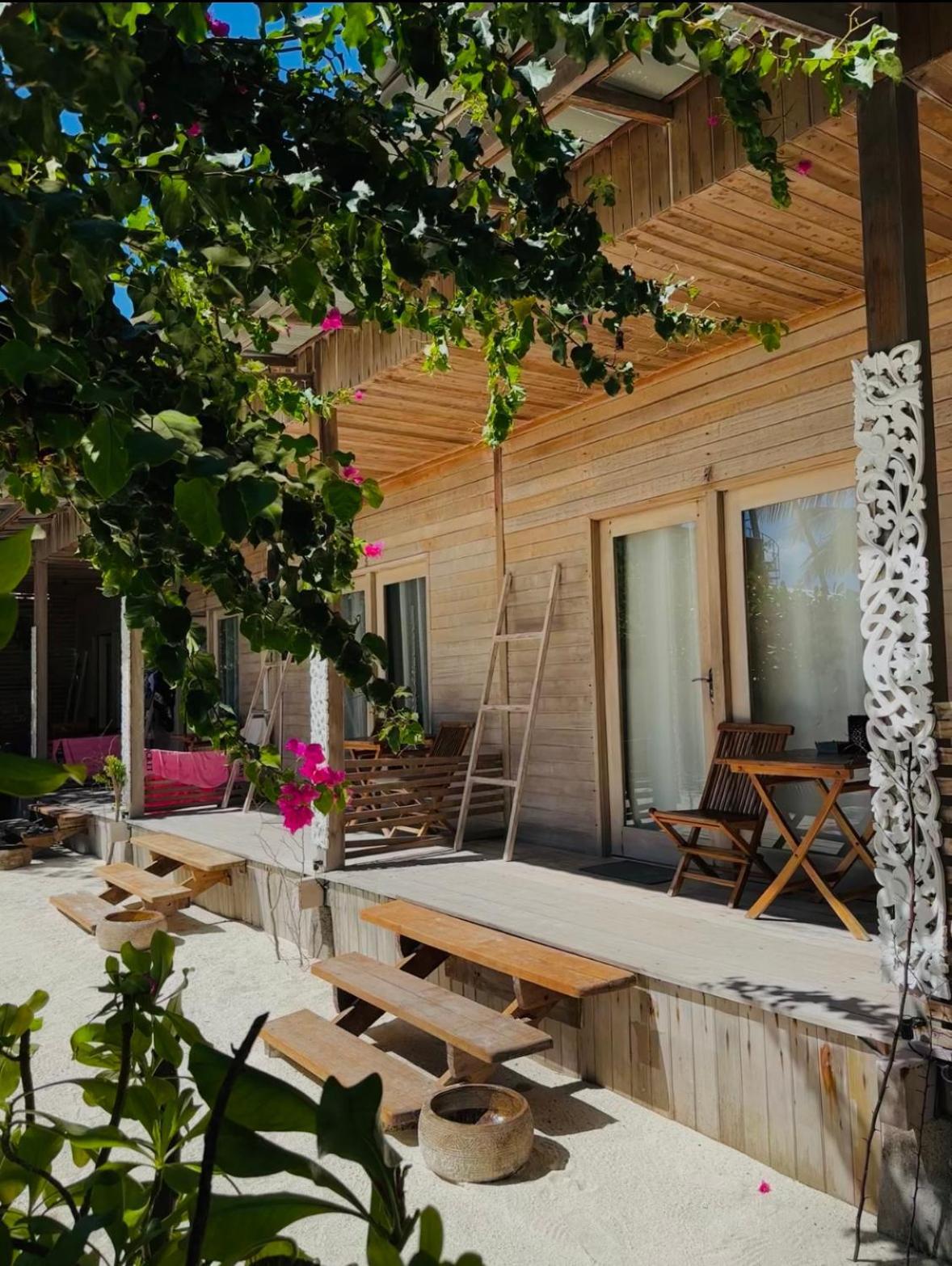 Met House Hotel Thulusdhoo Eksteriør billede